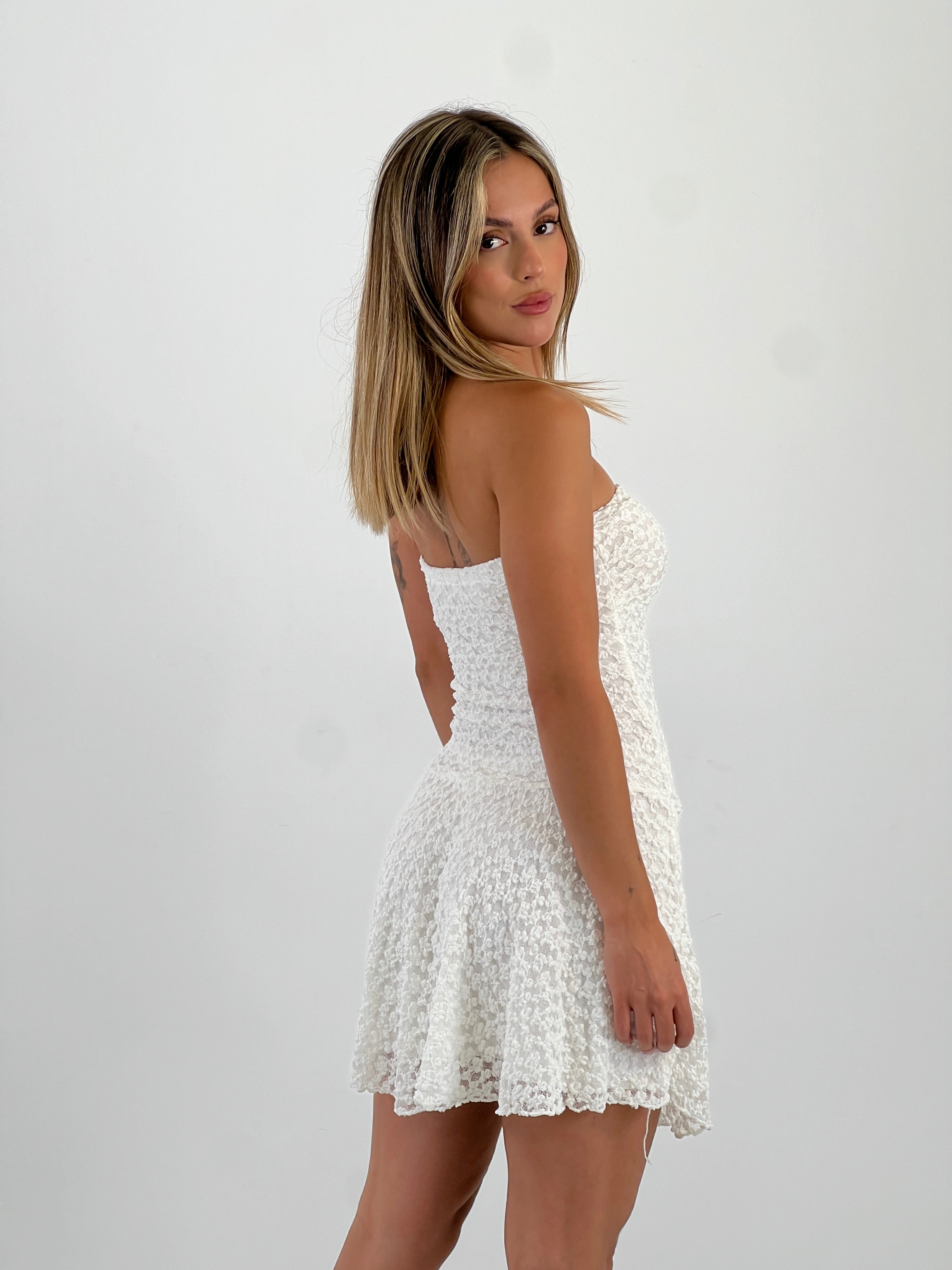 Vestido palabra de honor blonda - Zebra&Maduixa®