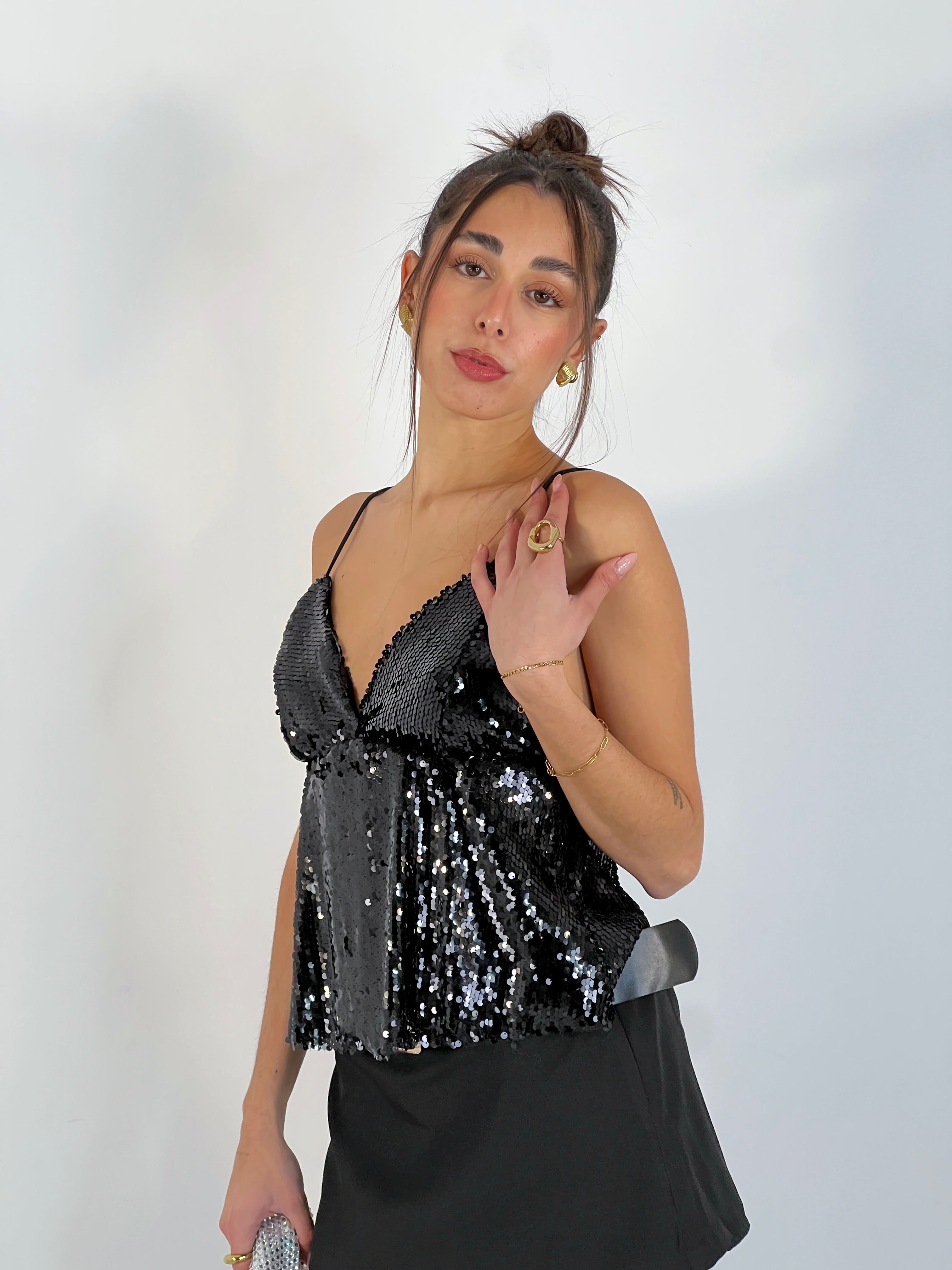 Top décolleté en V à paillettes