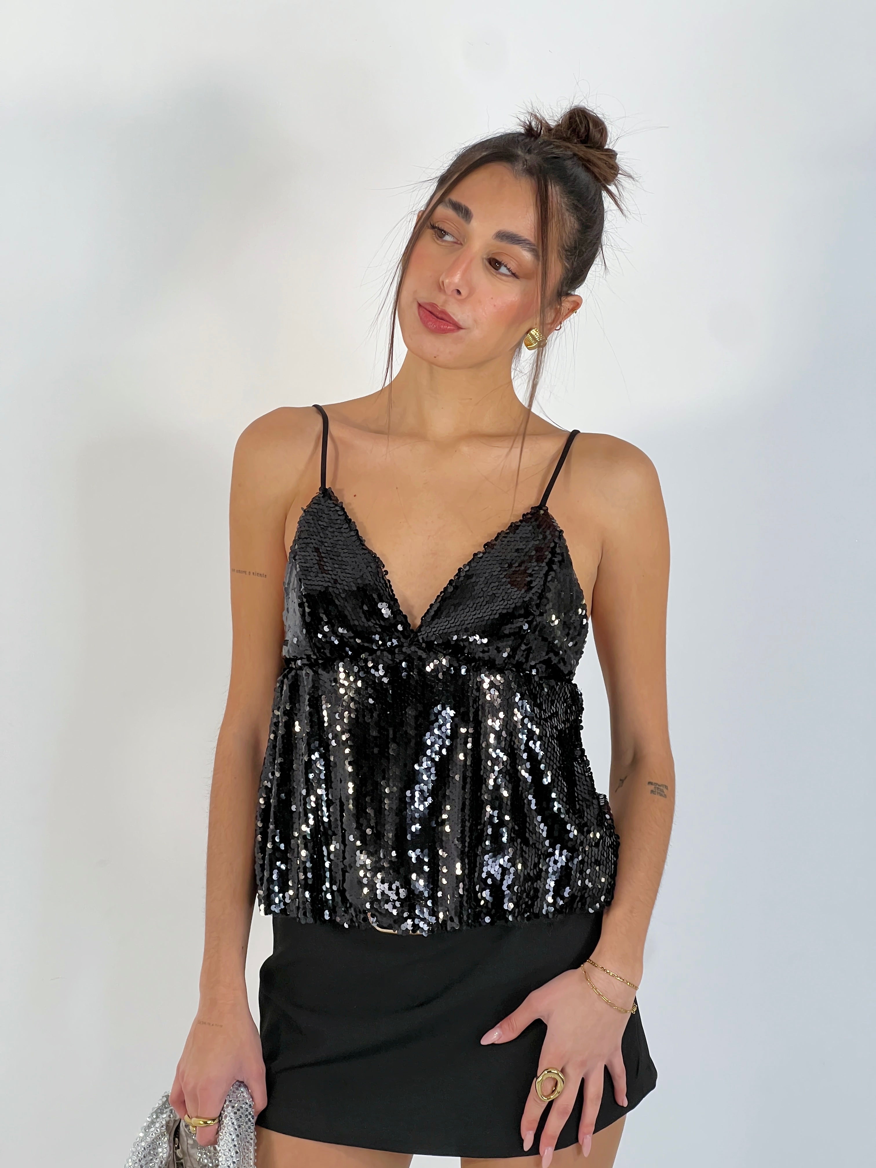 Top décolleté en V à paillettes