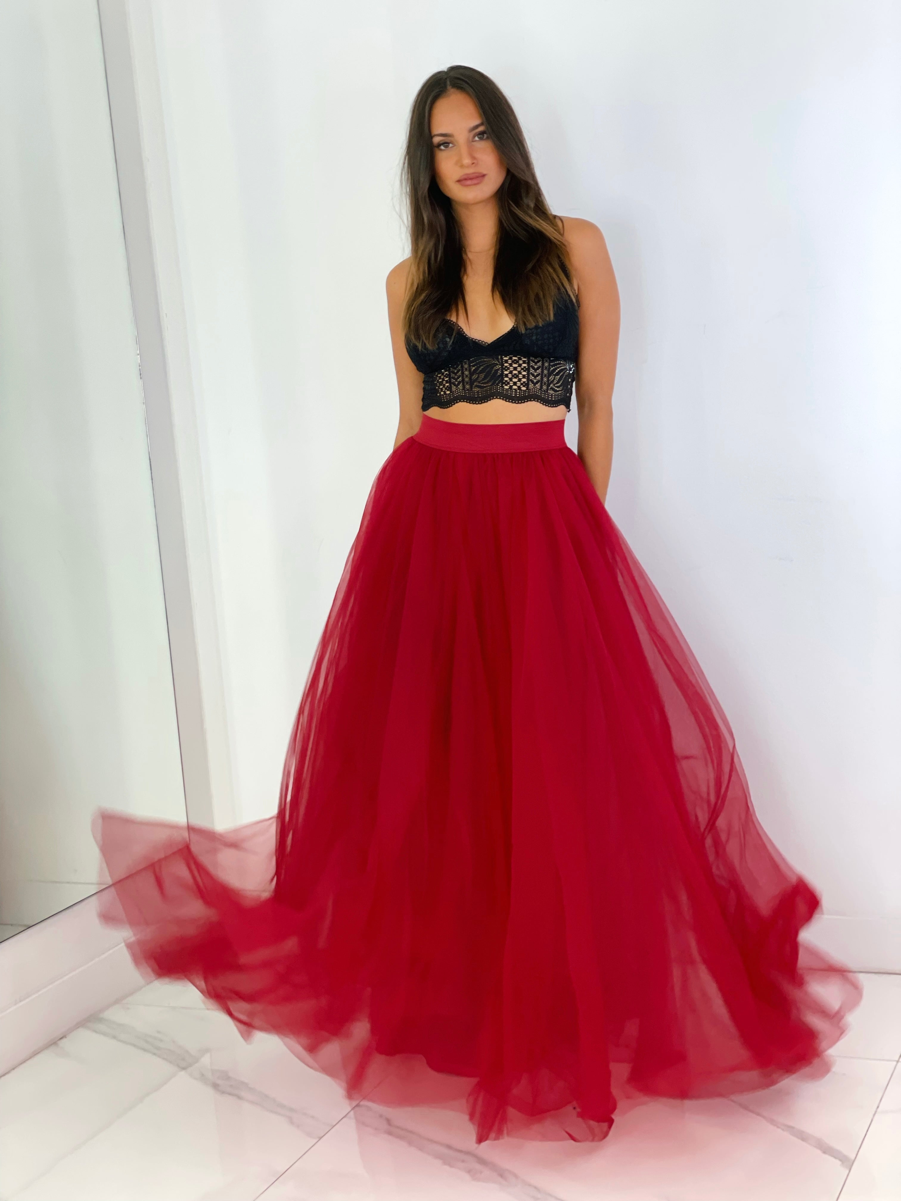 Falda de tul larga roja - elegante para boda o eventos o ceremonia | Zebra&Maduixa