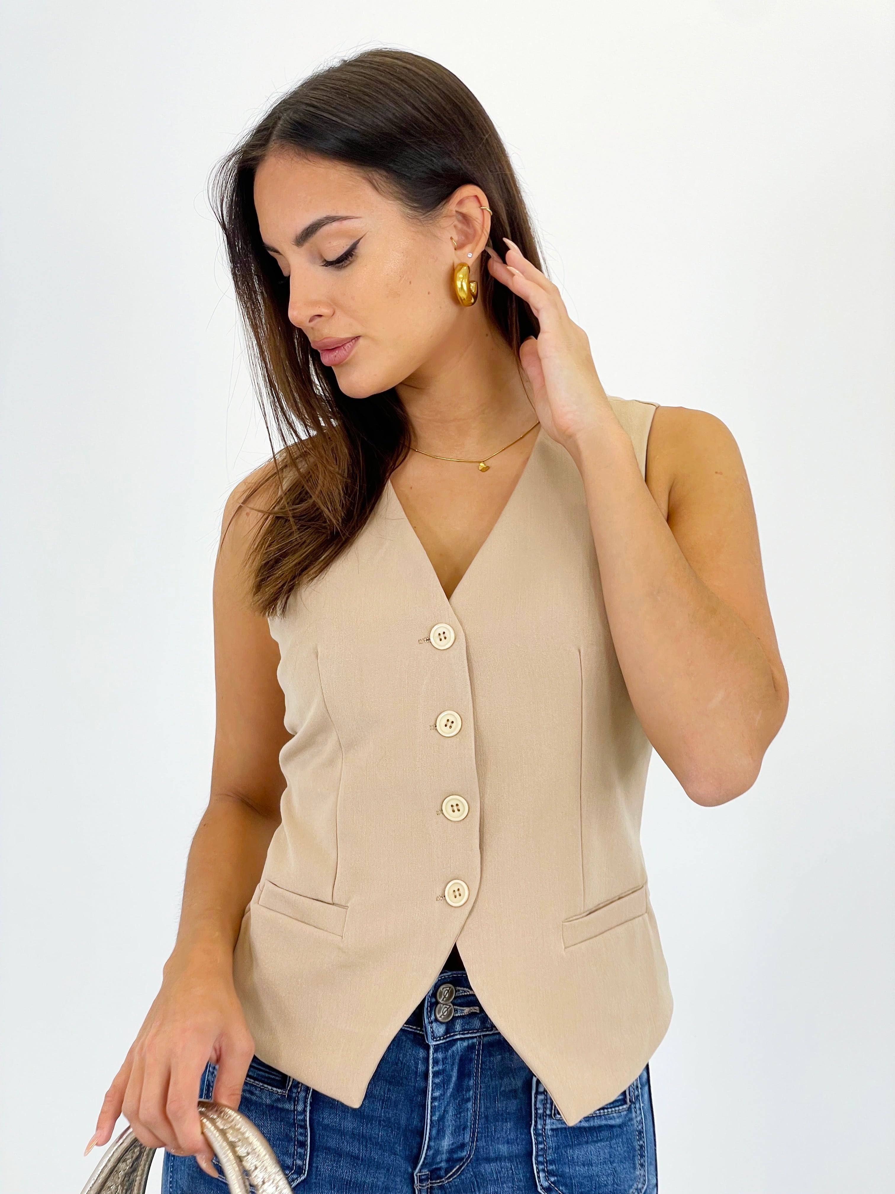 Vest with buttons